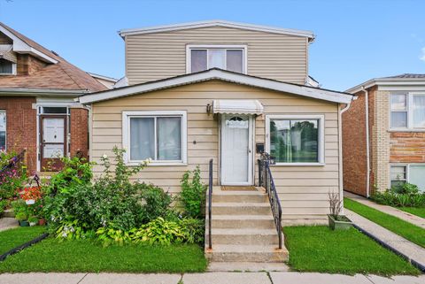 Tiny photo for 2119 N Mcvicker Avenue, Chicago, IL 60639 (MLS # 12455131)