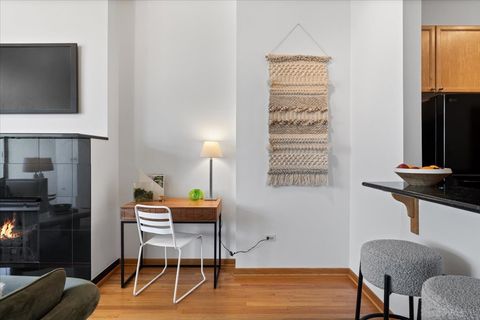 Tiny photo for 3160 N Lincoln Avenue #310, Chicago, IL 60657 (MLS # 12478472)