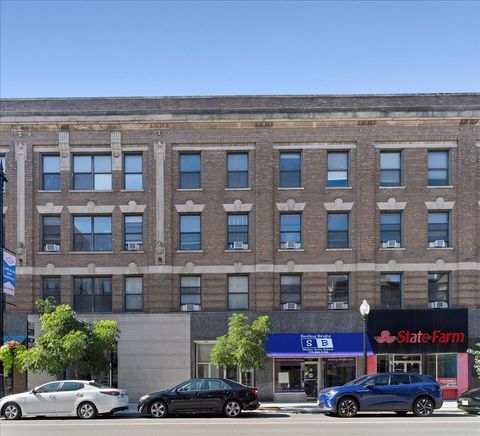 Photo of 3160 N Lincoln Avenue #310, Chicago, IL 60657 (MLS # 12478472)