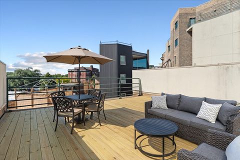 Tiny photo for 3160 N Lincoln Avenue #310, Chicago, IL 60657 (MLS # 12478472)