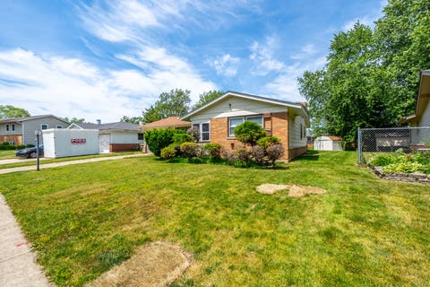 Tiny photo for 214 Greenbriar Street, Elk Grove Village, IL 60007 (MLS # 12667172)