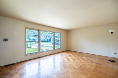 Tiny photo for 214 Greenbriar Street, Elk Grove Village, IL 60007 (MLS # 12667172)
