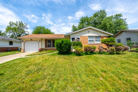 Photo of 214 Greenbriar Street, Elk Grove Village, IL 60007 (MLS # 12667172)