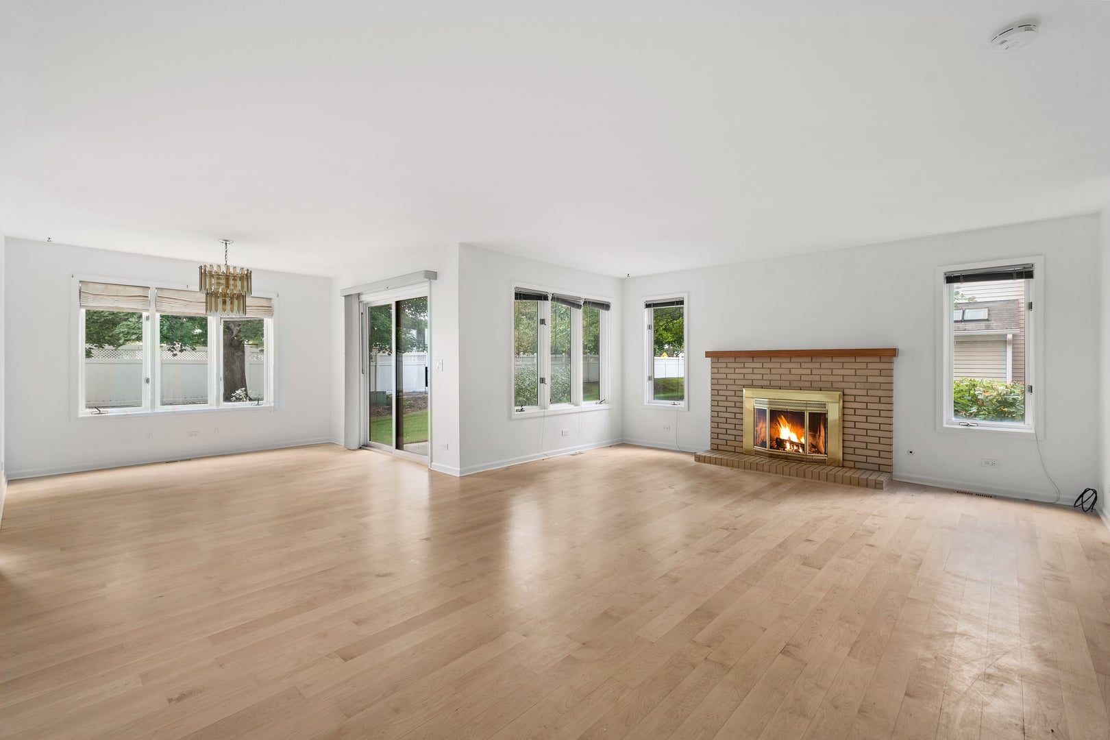 1545 N Courtland Drive
