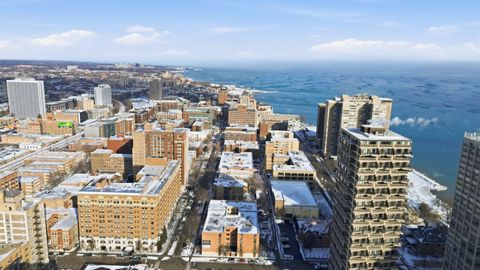 Tiny photo for 6101 N Sheridan Road #12E, Chicago, IL 60660 (MLS # 12560838)