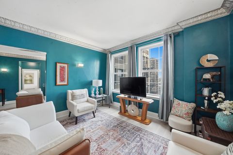 Tiny photo for 6101 N Sheridan Road #12E, Chicago, IL 60660 (MLS # 12560838)