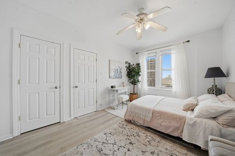 Tiny photo for 6101 N Sheridan Road #12E, Chicago, IL 60660 (MLS # 12560838)