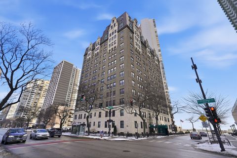 Tiny photo for 6101 N Sheridan Road #12E, Chicago, IL 60660 (MLS # 12560838)