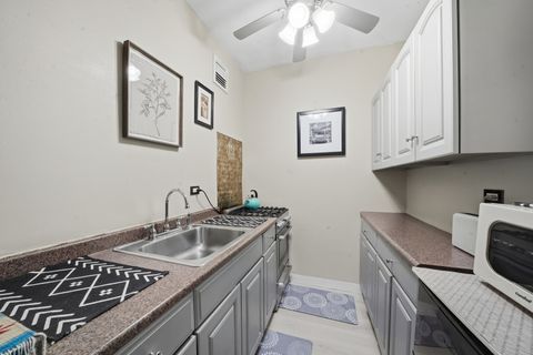 Tiny photo for 6101 N Sheridan Road #12E, Chicago, IL 60660 (MLS # 12560838)