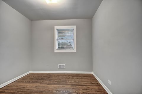 Tiny photo for 9417 S 76th Court, Hickory Hills, IL 60457 (MLS # 12513150)