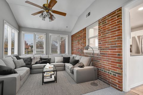 Tiny photo for 9417 S 76th Court, Hickory Hills, IL 60457 (MLS # 12513150)