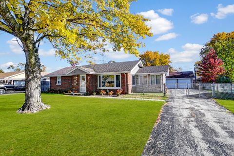 Photo of 9417 S 76th Court, Hickory Hills, IL 60457 (MLS # 12513150)