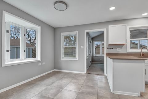 Tiny photo for 9417 S 76th Court, Hickory Hills, IL 60457 (MLS # 12513150)