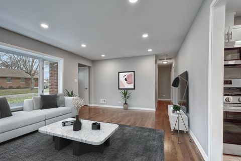 Tiny photo for 9417 S 76th Court, Hickory Hills, IL 60457 (MLS # 12513150)