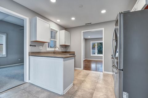 Tiny photo for 9417 S 76th Court, Hickory Hills, IL 60457 (MLS # 12513150)