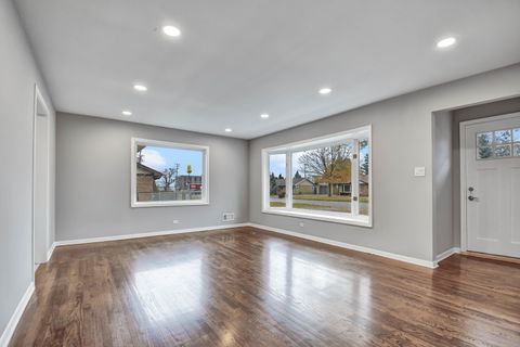 Tiny photo for 9417 S 76th Court, Hickory Hills, IL 60457 (MLS # 12513150)