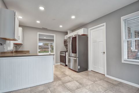 Tiny photo for 9417 S 76th Court, Hickory Hills, IL 60457 (MLS # 12513150)