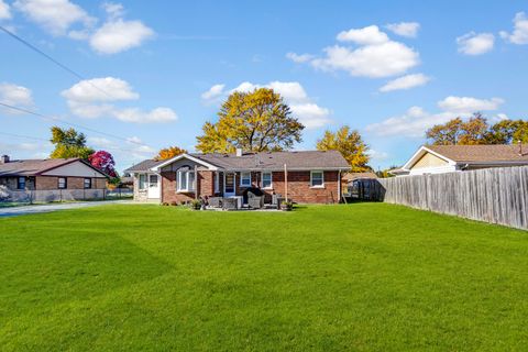 Tiny photo for 9417 S 76th Court, Hickory Hills, IL 60457 (MLS # 12513150)