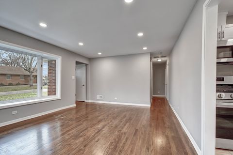 Tiny photo for 9417 S 76th Court, Hickory Hills, IL 60457 (MLS # 12513150)