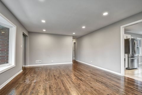 Tiny photo for 9417 S 76th Court, Hickory Hills, IL 60457 (MLS # 12513150)