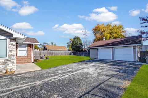Tiny photo for 9417 S 76th Court, Hickory Hills, IL 60457 (MLS # 12513150)
