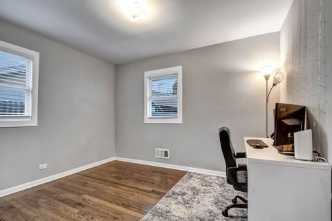 Tiny photo for 9417 S 76th Court, Hickory Hills, IL 60457 (MLS # 12513150)