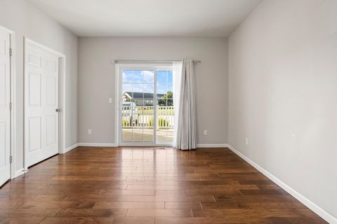 Tiny photo for 3048 E Stillwater Landing #101, Urbana, IL 61802 (MLS # 12475712)