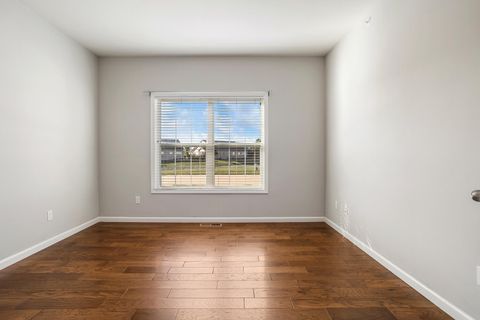 Tiny photo for 3048 E Stillwater Landing #101, Urbana, IL 61802 (MLS # 12475712)
