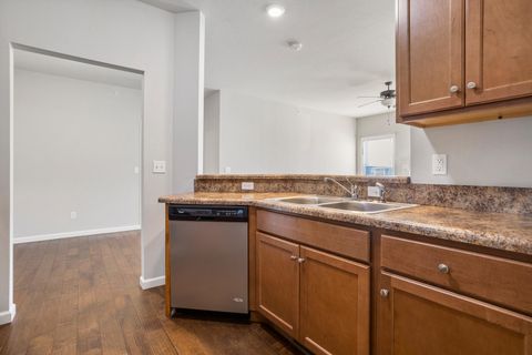 Tiny photo for 3048 E Stillwater Landing #101, Urbana, IL 61802 (MLS # 12475712)