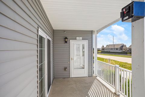 Tiny photo for 3048 E Stillwater Landing #101, Urbana, IL 61802 (MLS # 12475712)