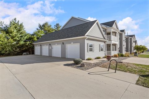 Tiny photo for 3048 E Stillwater Landing #101, Urbana, IL 61802 (MLS # 12475712)