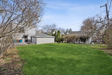 Tiny photo for 102 S Quincy Street, Hinsdale, IL 60521 (MLS # 12602698)