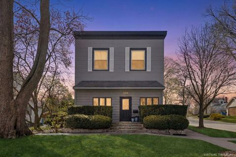 Tiny photo for 102 S Quincy Street, Hinsdale, IL 60521 (MLS # 12602698)