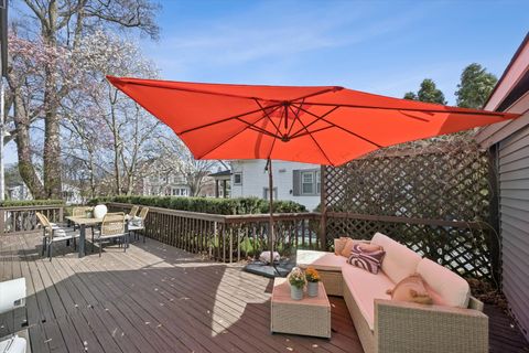 Tiny photo for 102 S Quincy Street, Hinsdale, IL 60521 (MLS # 12602698)