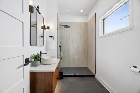 Tiny photo for 102 S Quincy Street, Hinsdale, IL 60521 (MLS # 12602698)