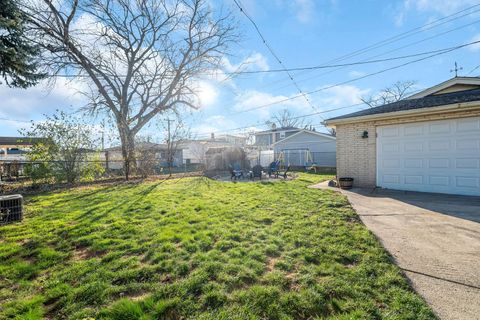 Tiny photo for 10840 S Kolmar Avenue, Oak Lawn, IL 60453 (MLS # 12525438)