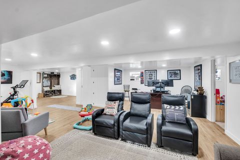 Tiny photo for 10840 S Kolmar Avenue, Oak Lawn, IL 60453 (MLS # 12525438)