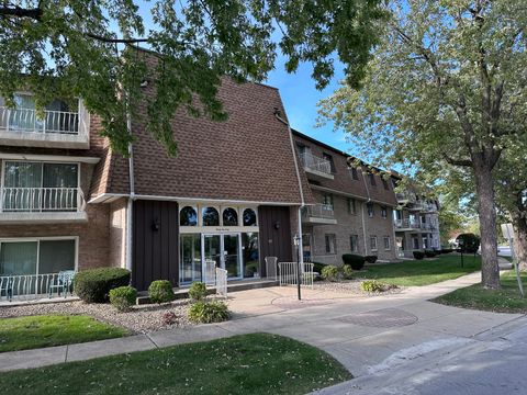 Tiny photo for 3240 N Manor Drive #130, Lansing, IL 60438 (MLS # 12461393)