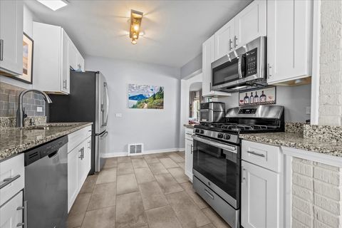 Tiny photo for 1425 Brophy Avenue, Park Ridge, IL 60068 (MLS # 12493979)
