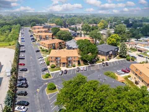 Tiny photo for 4831 W 109th Street #104, Oak Lawn, IL 60453 (MLS # 12730526)