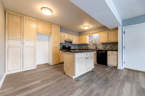 Tiny photo for 4831 W 109th Street #104, Oak Lawn, IL 60453 (MLS # 12730526)