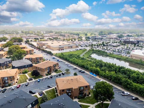 Tiny photo for 4831 W 109th Street #104, Oak Lawn, IL 60453 (MLS # 12730526)