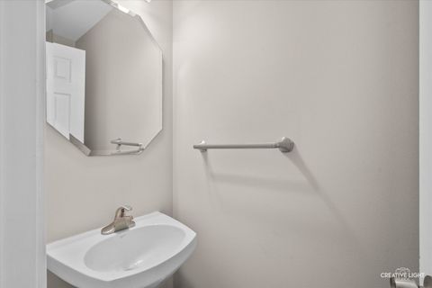 Tiny photo for 1636 Linden Park Lane, Aurora, IL 60504 (MLS # 12493940)