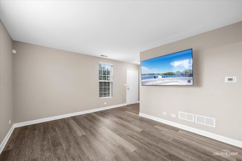 Tiny photo for 1636 Linden Park Lane, Aurora, IL 60504 (MLS # 12493940)