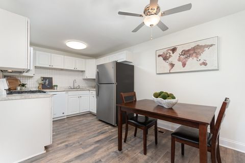 Tiny photo for 314 Covehill Court #314, Schaumburg, IL 60194 (MLS # 12513096)