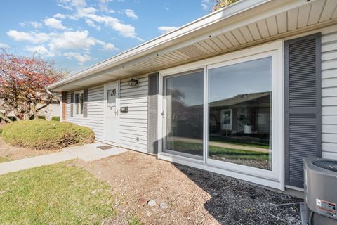 Tiny photo for 314 Covehill Court #314, Schaumburg, IL 60194 (MLS # 12513096)