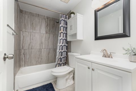 Tiny photo for 314 Covehill Court #314, Schaumburg, IL 60194 (MLS # 12513096)