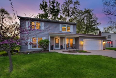 Tiny photo for 1702 La Palma Court, Wheaton, IL 60189 (MLS # 12626948)