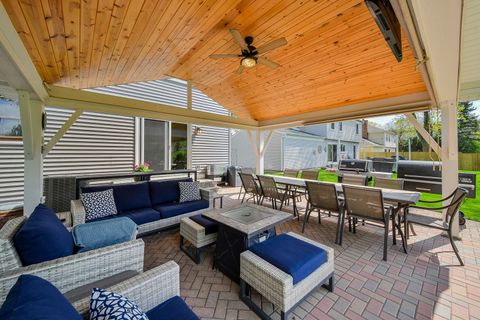 Tiny photo for 1702 La Palma Court, Wheaton, IL 60189 (MLS # 12626948)