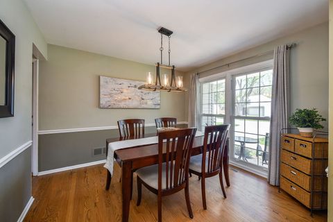 Tiny photo for 1702 La Palma Court, Wheaton, IL 60189 (MLS # 12626948)